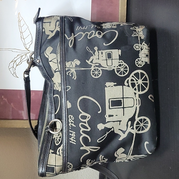 Coach purses - Picture 2 of 5